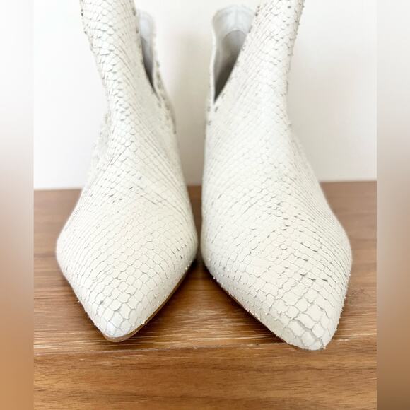 Vicson Jane Leather Silver Stud Pointed Toe Ankle Boots White Women's Size US 8 - Picture 6 of 10